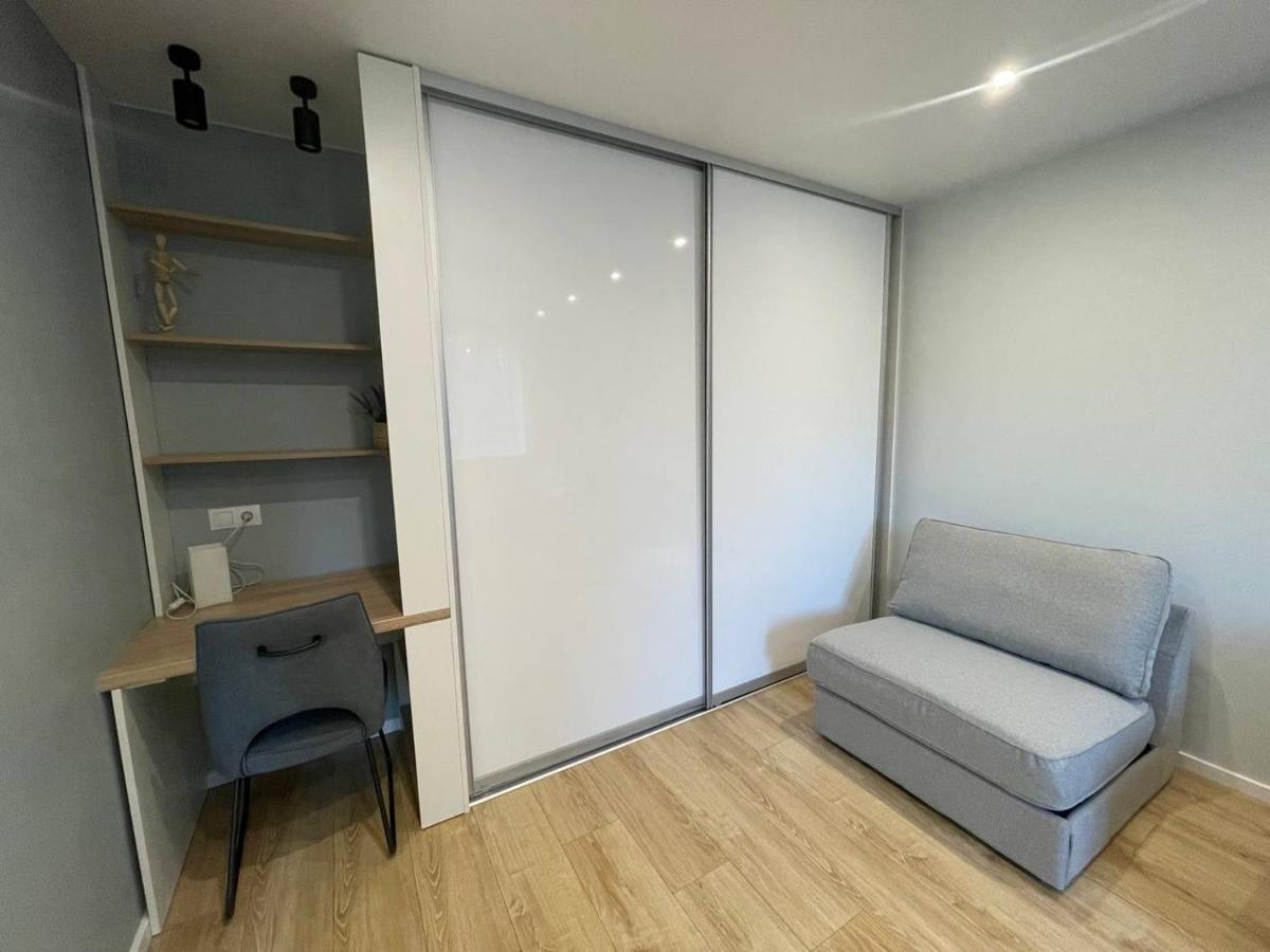 Modern 1Br Haven Near Two Parks Apartment Rīga Exterior foto